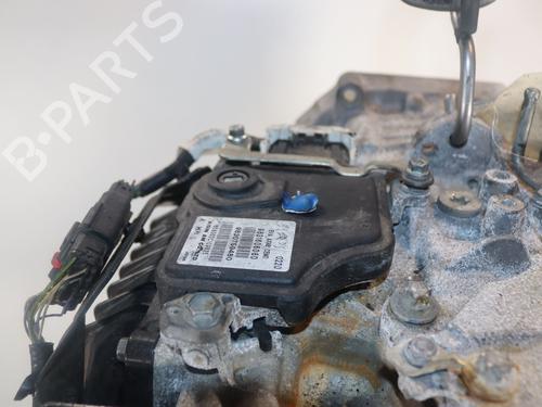 Used Gearbox PEUGEOT 2008 II (UD_, US_, UY_, UJ_, UR_, UC_) 1.2 PureTech 130 (USHNS, URHNS) (130 hp) 32376898