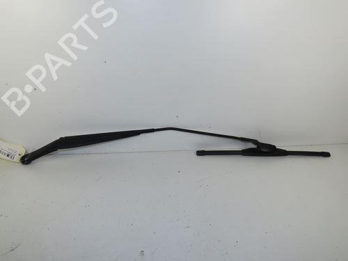 Used Front windshield wiper arm FIAT 500L (351_, 352_) 1.4 (199LYB1B) (95 hp) 16487829