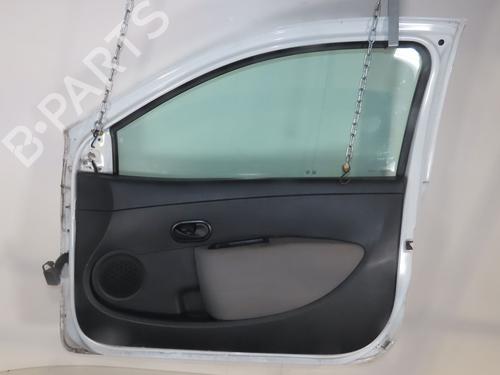 Used Right front door RENAULT CLIO III (BR0/1, CR0/1) 1.5 dCi (C/BR0G, C/BR1G) (68 hp) 29901656
