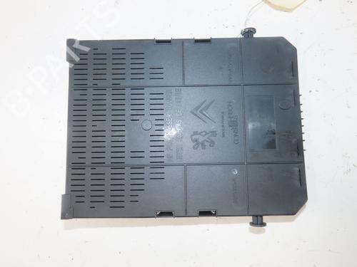 Used Fuse box Fuse box 39419028 39419028