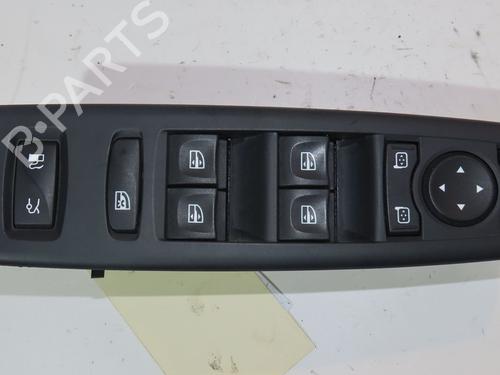 Used Left front window switch RENAULT LATITUDE (L70_) 2.0 dCi 150 (L70H) (150 hp) 27393705