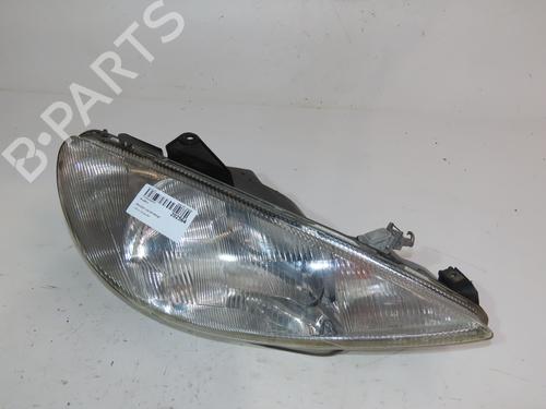 Used Right headlight PEUGEOT 206 Hatchback (2A/C) 1.1 i (60 hp) 18664241