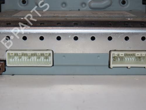 Used Radio Radio RENAULT TWINGO III (BCM_, BCA_) 1.0 SCe 65 (BCMJ) (65 hp) 39627681 39627681