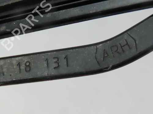 Used Front windshield wiper arm RENAULT TWINGO III (BCM_, BCA_) 1.0 SCe 70 (BCMB) (69 hp) 28331012