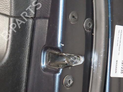 Porta frente direita VW PASSAT B6 Variant (3C5) 1.9 TDI (105 hp) 30916485