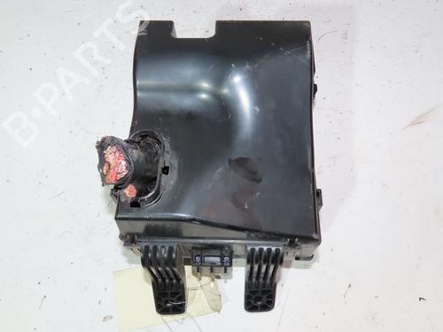 Used Fuse box KIA SPORTAGE III (SL) 1.7 CRDi (116 hp) 29516546