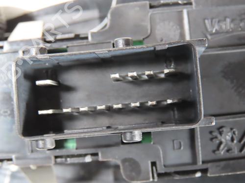 Used Left front window switch PEUGEOT 208 I (CA_, CC_) 1.2 VTI 82 (82 hp) 30798271