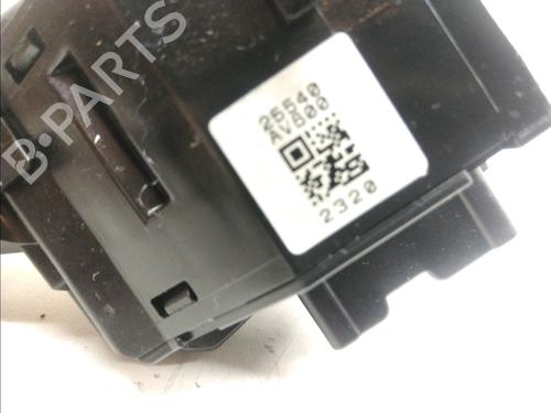 Used Headlight switch NISSAN PRIMERA (P12) 2.2 Di (126 hp) 23161298