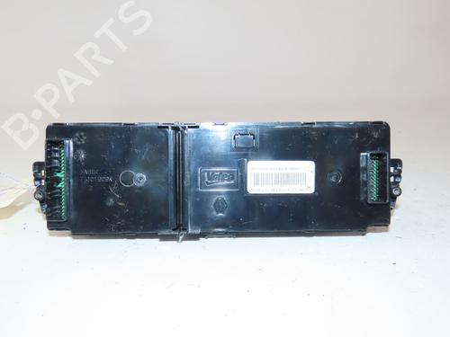 climate-control-renault-megane-iii-hatchback-bz01_-b3_-2008-37276808 main image