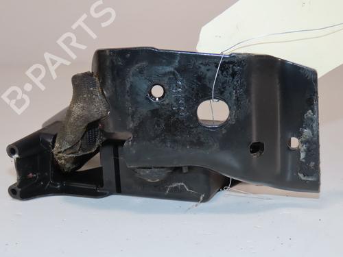 Used Seat buckle RENAULT CLIO III (BR0/1, CR0/1) 1.5 dCi (C/BR0G, C/BR1G) (68 hp) 30715109