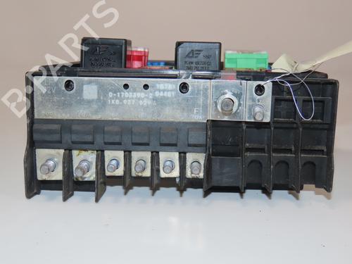 Used Fuse box Fuse box VW SCIROCCO III (137, 138) 2.0 TFSI (200 hp) 32715370 32715370