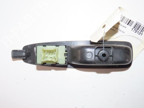 Used Right rear window switch Right rear window switch RENAULT CAPTUR I (J5_, H5_) 1.2 TCe 120 (120 hp) 9034644 9034644
