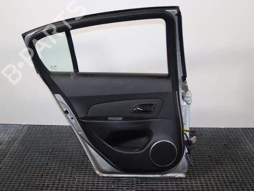 left-rear-door-chevrolet-cruze-hatchback-j305-16-95476404-2010-11426641 main image
