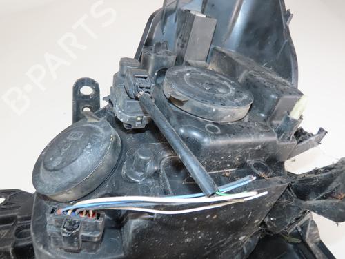 Phare droit RENAULT CLIO III (BR0/1, CR0/1) 1.5 dCi (C/BR0G, C/BR1G) (68 hp) 31911893