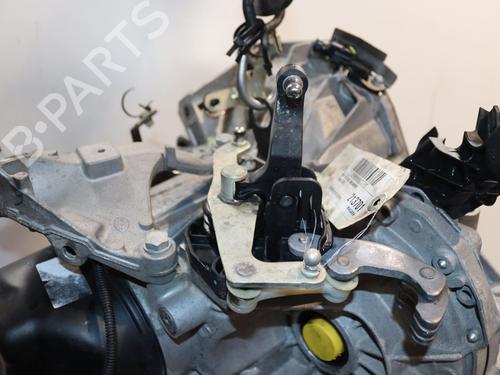 Gearkasse RENAULT CLIO V (B7_) 1.0 SCe 75 (B7M5) (72 hp) 30486761