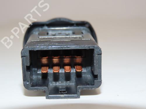 Used Warning switch DACIA SANDERO 1.4 MPI LPG (72 hp) 32659505