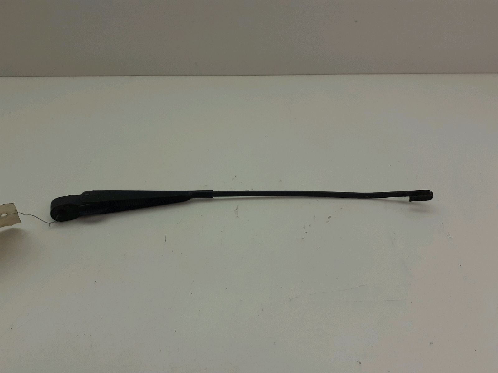 Front windshield wiper arm – Porsche 911 Convertible (964) 3.6 Carrera (1989-1994)