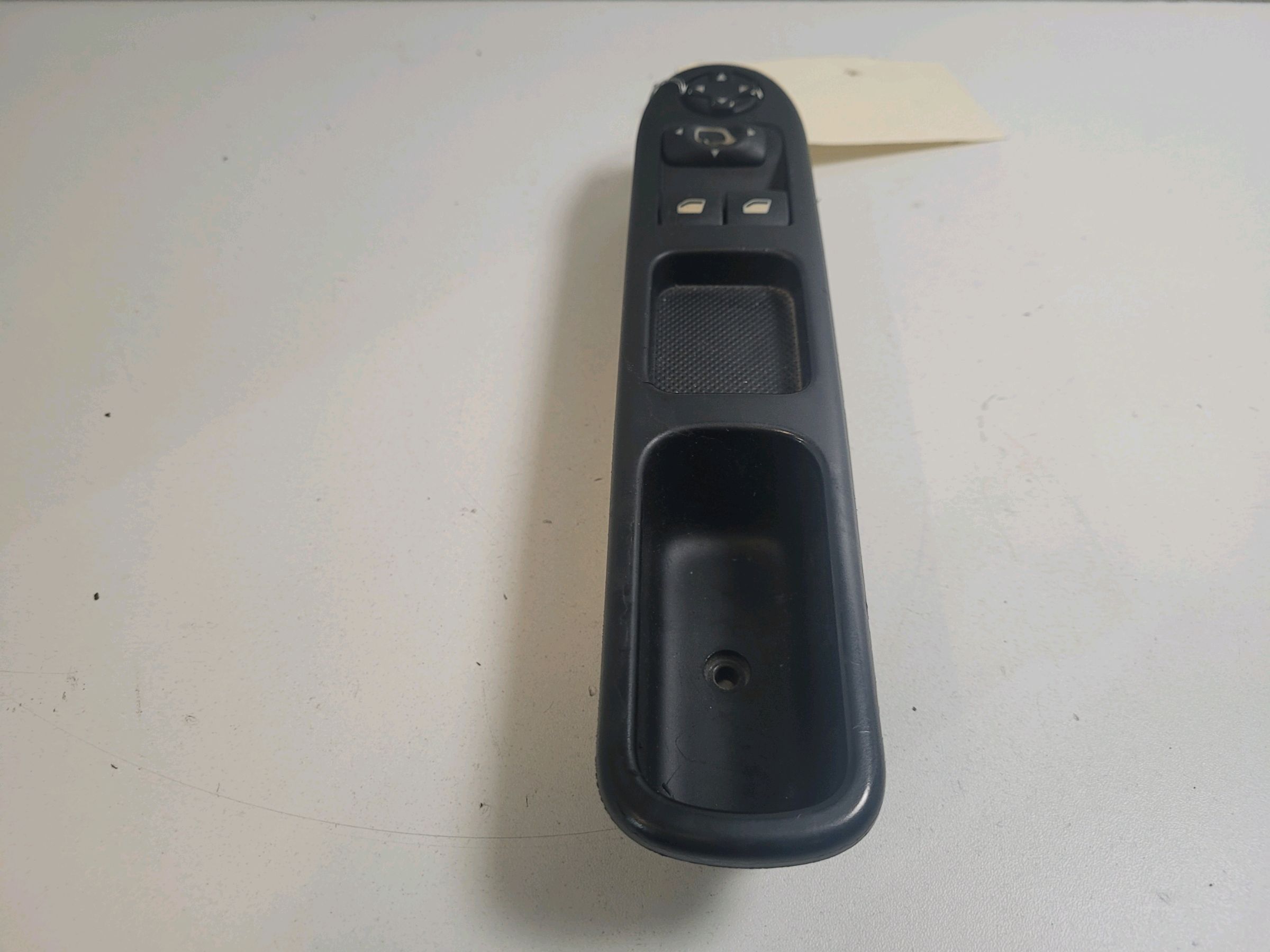 Left front window switch PEUGEOT 207 (WA_, WC_) 1.4 10491076 Left front window switch PEUGEOT 207 (WA_, WC_) 1.4 10491076