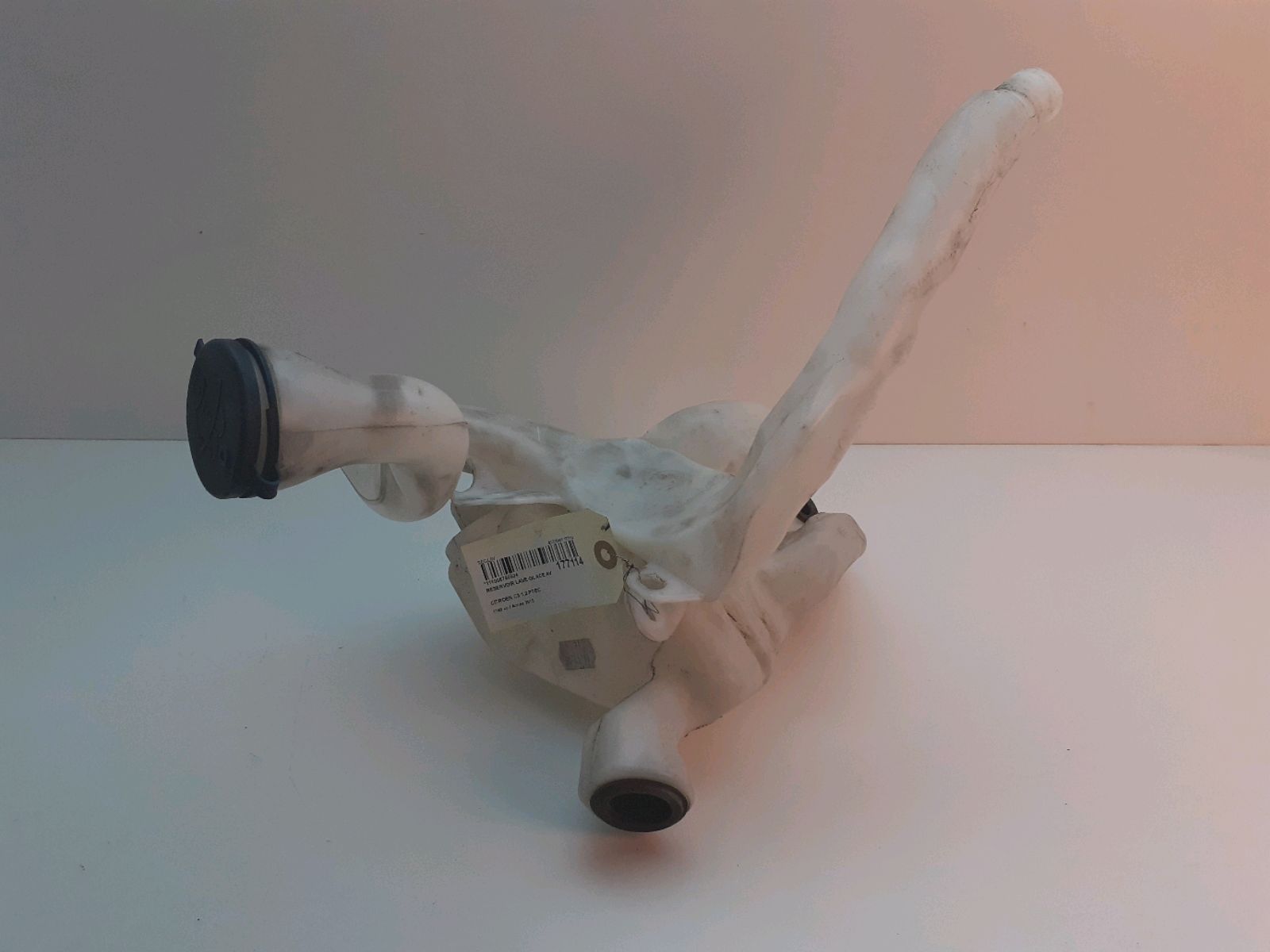 Windscreen washer tank CITROËN C3 Picasso (SH_) 1.2 THP 110 9025490 B