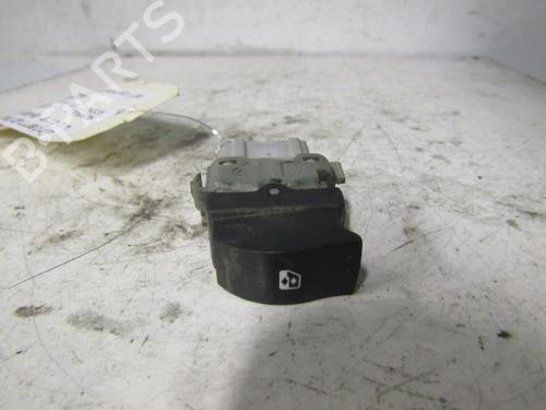 Used Right front window switch RENAULT SCÉNIC II (JM0/1_) 1.5 dCi (JM1F) (86 hp) 25079510