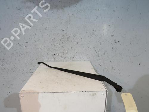 Used Front windshield wiper arm HYUNDAI GETZ (TB) 1.5 CRDi (82 hp) 25066446