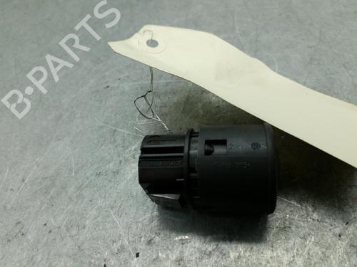Used Switch RENAULT SCÉNIC III (JZ0/1_) 1.5 dCi (110 hp) 25062660