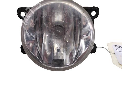 right-front-fog-light-peugeot-2008-i-cu_-2013-32115252 main image