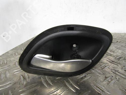Venstre bak invendig håndtak RENAULT LAGUNA II (BG0/1_) 2.0 16V (BG00, BG0K, BG0P, BG0W) (135 hp) 25095907