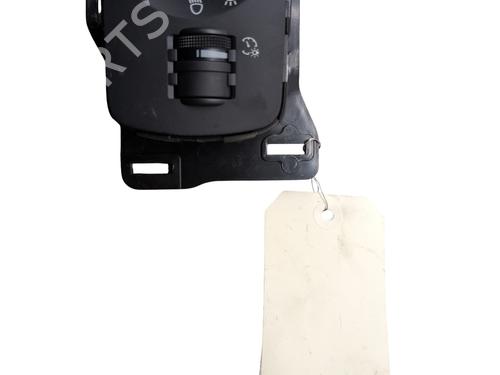 Used Headlight switch AUDI A1 (8X1, 8XK) 1.6 TDI (105 hp) 28360045