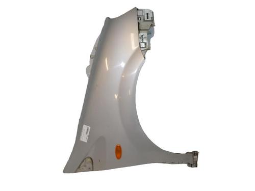 Used Right front fenders NISSAN ALMERA TINO (V10) 2.2 dCi (115 hp) 25097427