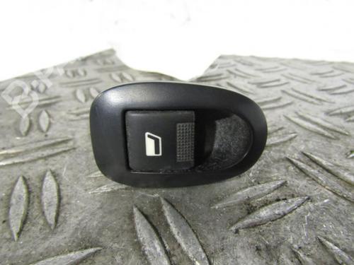 Used Right front window switch Right front window switch PEUGEOT 1007 (KM_) 1.4 (75 hp) 10588448 10588448