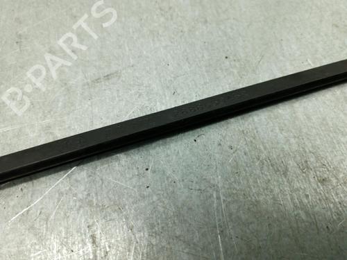 Used Front windshield wiper arm DACIA SANDERO II 1.2 (75 hp) 25104442
