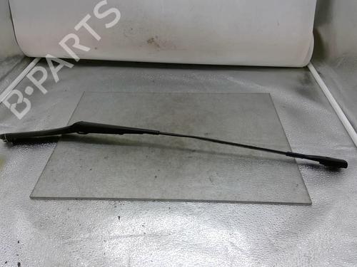 Used Front windshield wiper arm AUDI A4 B8 (8K2) 2.0 TDI (150 hp) 25111064