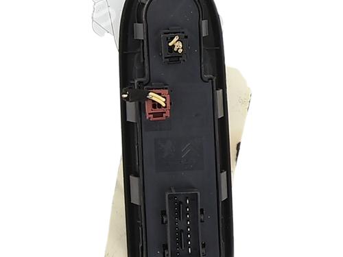 Used Left front window switch Left front window switch CITROËN C3 II (SC_) [2009-2026] 34217289 34217289