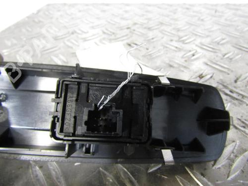 Used Right front window switch Right front window switch RENAULT LAGUNA III (BT0/1) 1.5 dCi (BT00, BT0A, BT0T, BT1J) (110 hp) 25113419 25113419