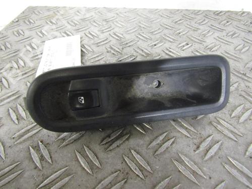 Used Right front window switch Right front window switch RENAULT CLIO III (BR0/1, CR0/1) 1.5 dCi (C/BR0G, C/BR1G) (68 hp) 25065817 25065817