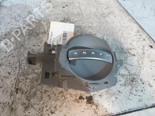 Højre bagtil invendig håndtag CITROËN C3 I (FC_, FN_) 1.4 16V HDi (90 hp) 25066452