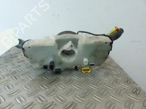 Used Steering column stalk RENAULT MEGANE III Grandtour (KZ0/1) 1.5 dCi (KZ1M, KZ1W, KZ0R) (106 hp) 25107147