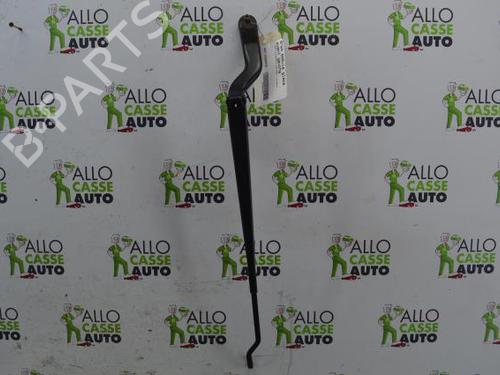 Used Front windshield wiper arm FORD FIESTA V (JH_, JD_) 1.3 (69 hp) 25087107