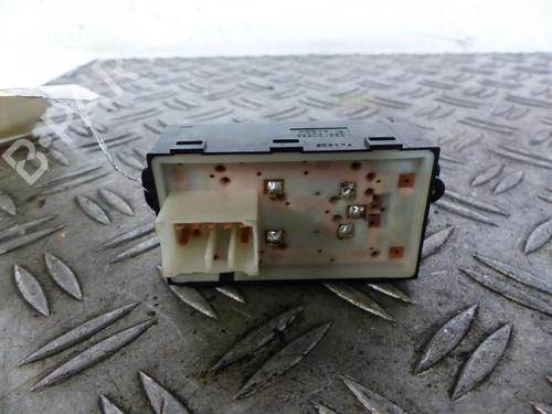Used Left rear window switch KIA SOUL II (PS) 1.6 CRDi 136 (136 hp) 25065413
