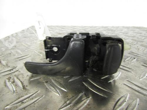 Used Front right interior door handle Front right interior door handle NISSAN TERRANO II (R20) 2.7 TDi 4WD (125 hp) 10591901 10591901