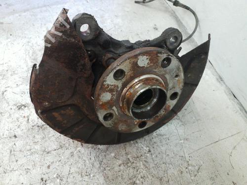 Left front steering knuckle SEAT ALTEA (5P1) 1.9 TDI | BP25078518M25