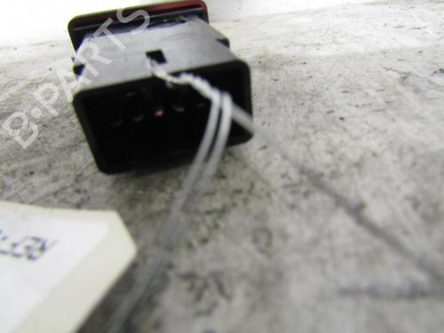 Used Warning switch HYUNDAI TRAJET (FO) 2.0 CRDi (113 hp) 25085524