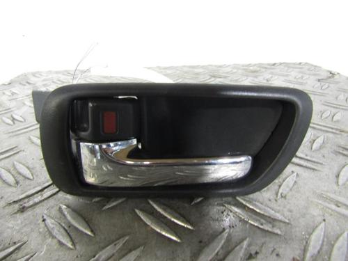 Front left interior door handle TOYOTA COROLLA Verso (ZER_, ZZE12_, R1_) 2.2 D-4D (AUR10_, AUR10R) | BP25091869I13 