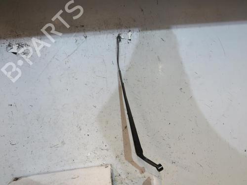Used Front windshield wiper arm TOYOTA COROLLA (_E12_) 1.6 VVT-i (ZZE121_, ZZE121R) (110 hp) 25067232