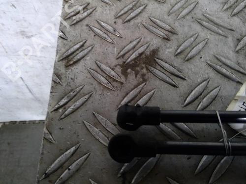 Used Tailgate lift support TOYOTA YARIS (_P13_) 1.5 Hybrid (NHP130_, NHP130) (101 hp) 25111552