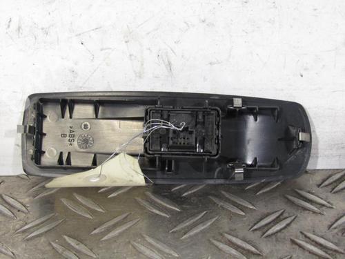 Used Right front window switch Right front window switch RENAULT MEGANE III Coupe (DZ0/1_) 1.5 dCi (DZ0B) (106 hp) 25084360 25084360