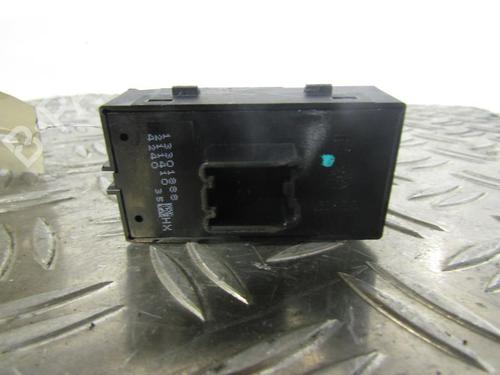 Used Right rear window switch Right rear window switch OPEL MOKKA / MOKKA X (J13) 1.7 CDTI (_76) (131 hp) 25069846 25069846