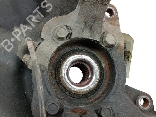 Right front steering knuckle HYUNDAI SANTA FÉ II (CM) 2.2 CRDi GLS 4x4 | BP30543302M26