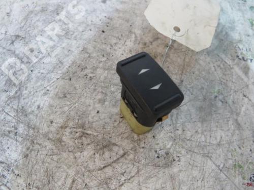 Used Right rear window switch Right rear window switch FORD FOCUS C-MAX (DM2) 1.6 TDCi (109 hp) 10610925 10610925